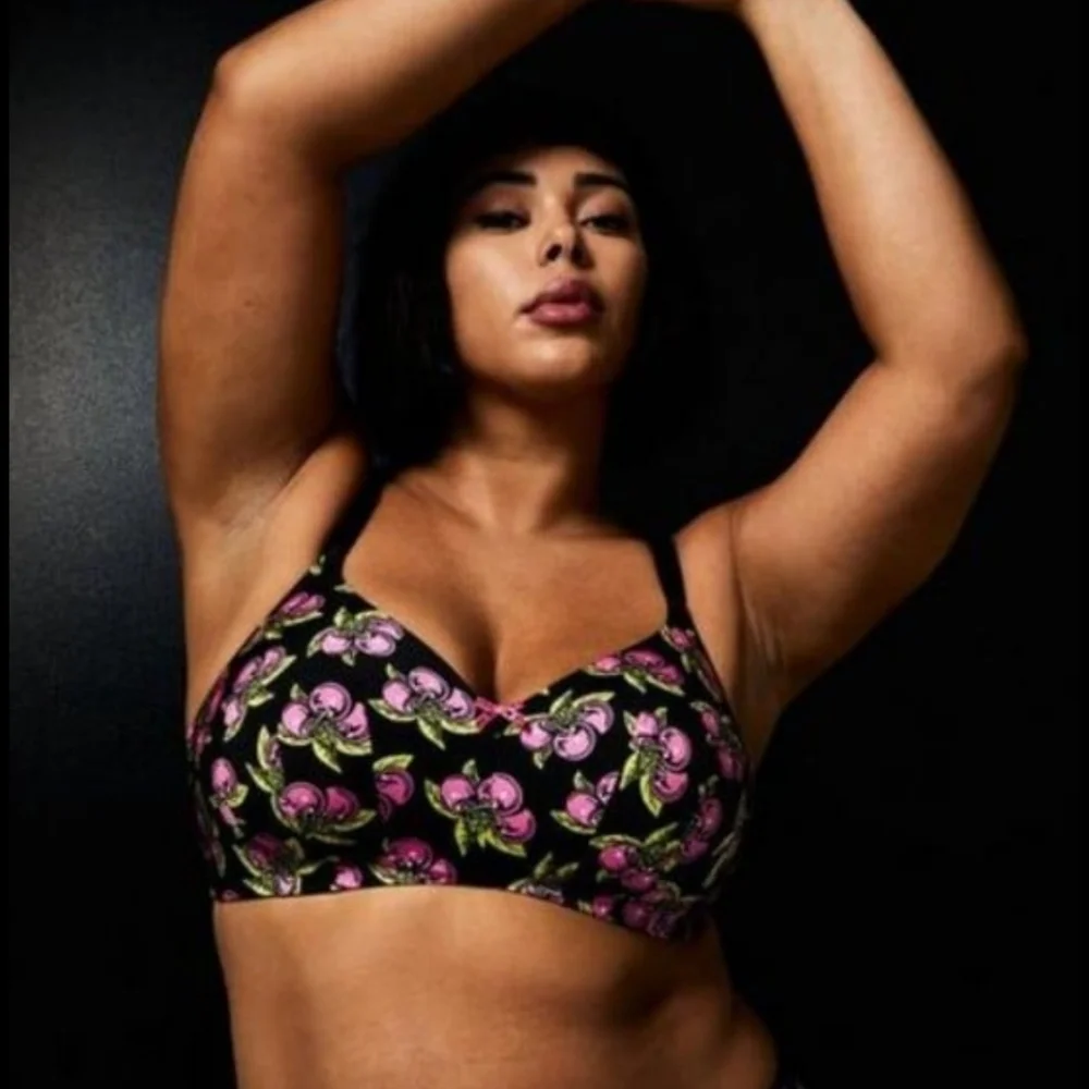 Torrid & Betsey Johnson Cherries Bra Size 38C